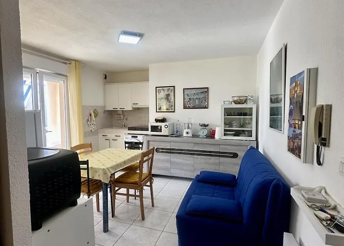 2 Steps From Ile-rousse *