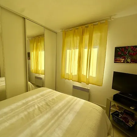 2 Steps From Ile-rousse *