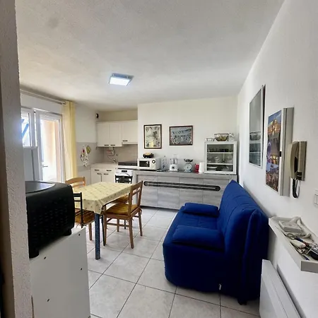 2 Steps From Ile-rousse *