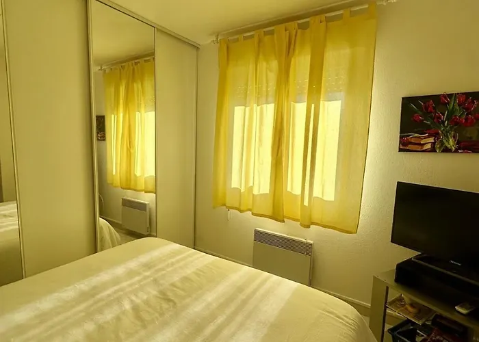 2 Steps From Ile-rousse *